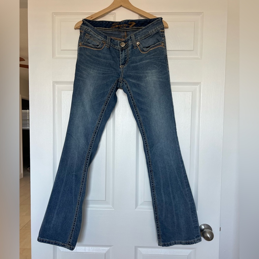 Seven 7 Jeans Retro  Denim Bootcut Mid Rise Med Wash Size 4 Fun Pocket Detail